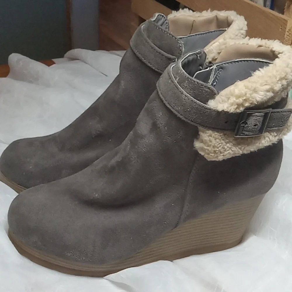 Cheeks fit body tony little ankle boots size 6